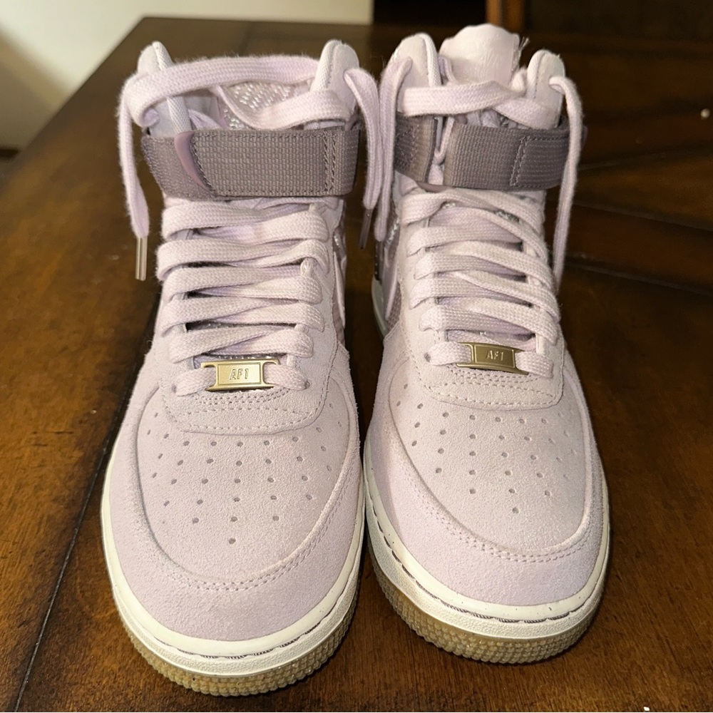 Women size 9 High Top Air Force 1s